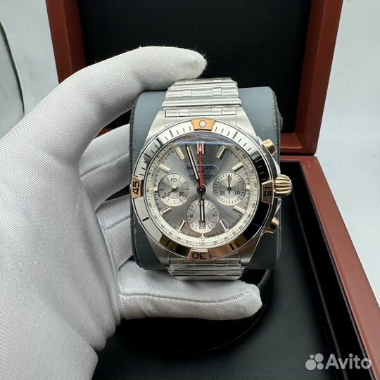 Часы Breitling Chronomat B01