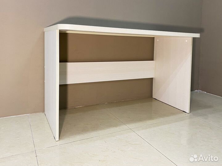 Письменный стол