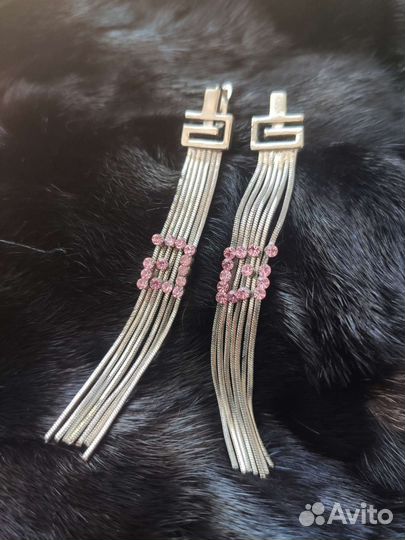 Серьги стильные висячие буква G