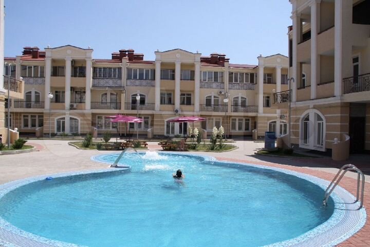 2-к. квартира, 92 м², 2/3 эт.