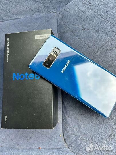 Телефон Galaxy Not 8