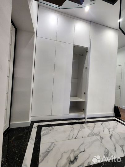 Шкаф распашной новый