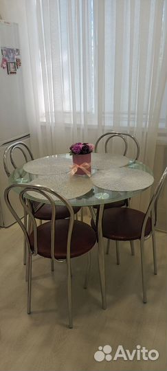Кухонный стол стеклянный б/у