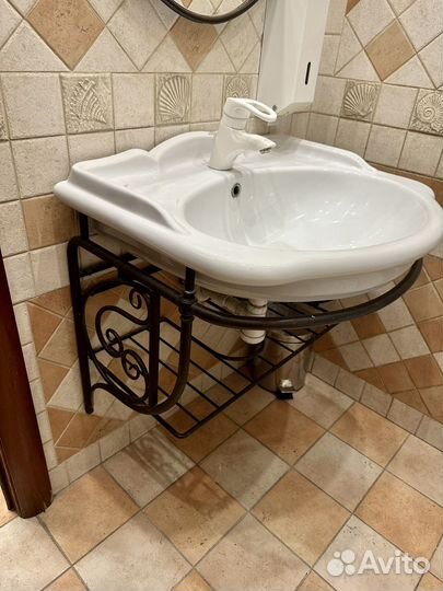 Консоль и раковина; Италия Ceramica Globo бу