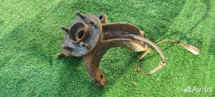 Левая цапфа Ford Tourneo Connect