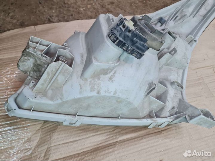 Фара правая Toyota Land Cruiser Prado 120