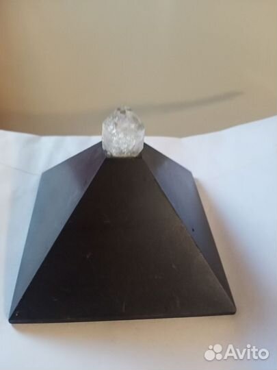 Пирамида шунгит
