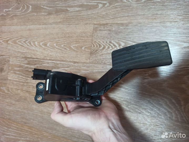 Электронная педаль газа гранта 