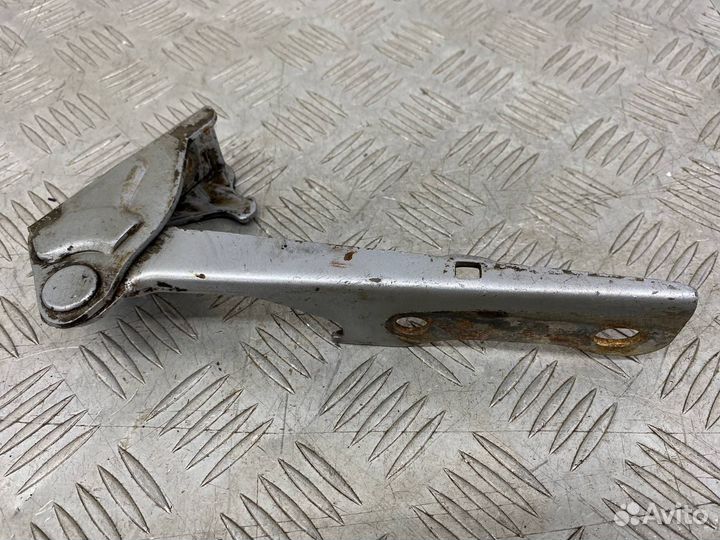 Б/У петля капота левый Hyundai Accent LC D3EA