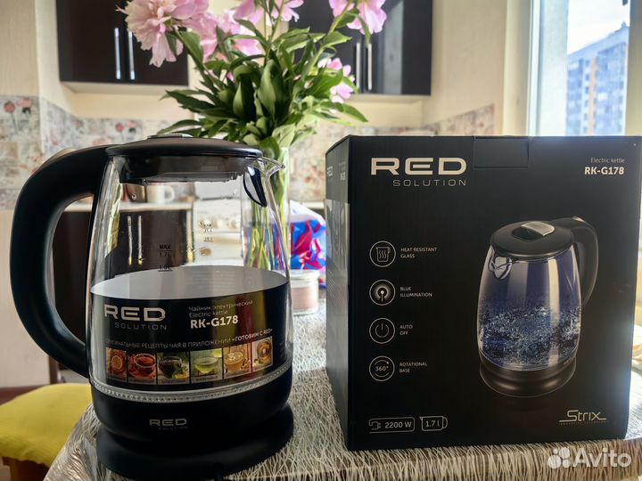 Чайник RED Solution RK-G178 чёрный