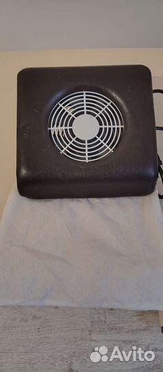 Маникюрный стол