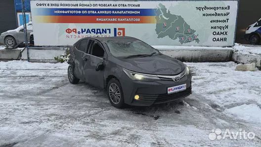Стекло двери задней левой Toyota Corolla E18 68104
