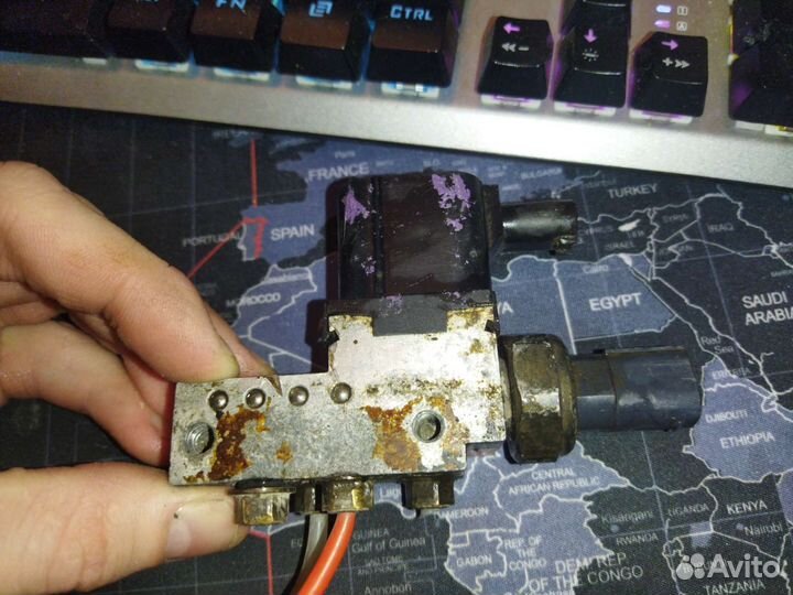 Блок клапанов w219 w211 Mercedes-Benz (2005 cls)