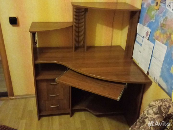 Компьютерный стол