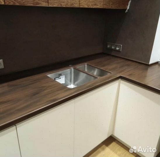 Столешница из акрилового камня