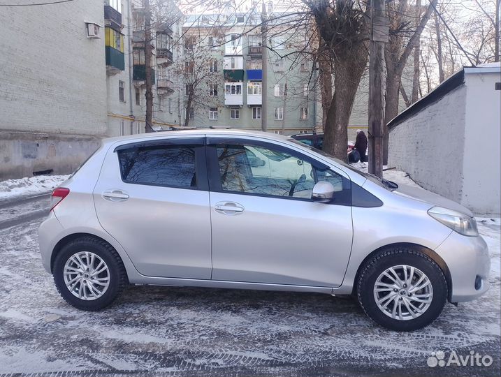 Toyota Vitz 1.0 CVT, 2013, 196 000 км