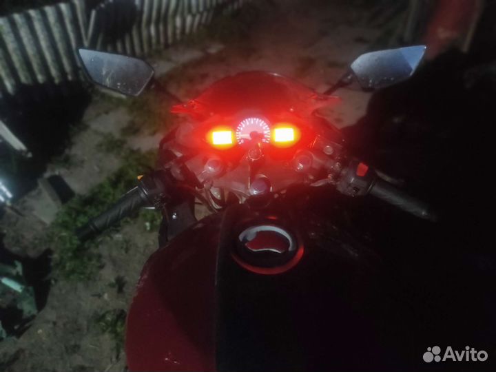 Продам реплику Yamaha r1