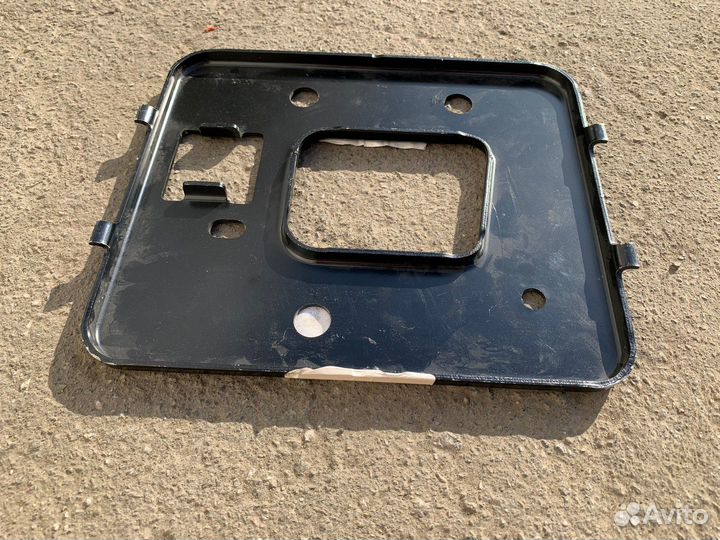 Фланец лонжерона задний левый XC60 1