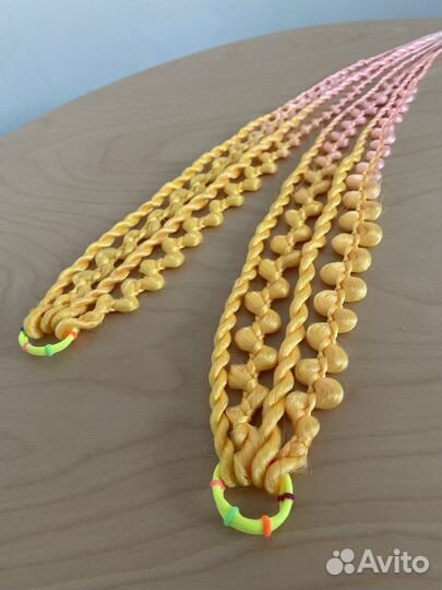 Резинки с косичками