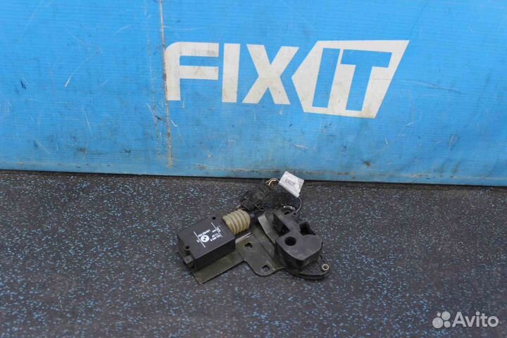 Замок стекла двери багажника BMW 5-Series (бмв 525