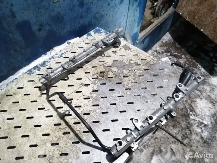 Топливная рампа 2UZ-FE Toyota Lexus