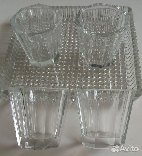 Набор стопок- рюмок на подносе. СССР