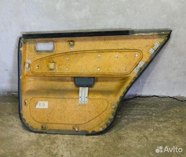 Обшивка двери задней левой Maxima A32