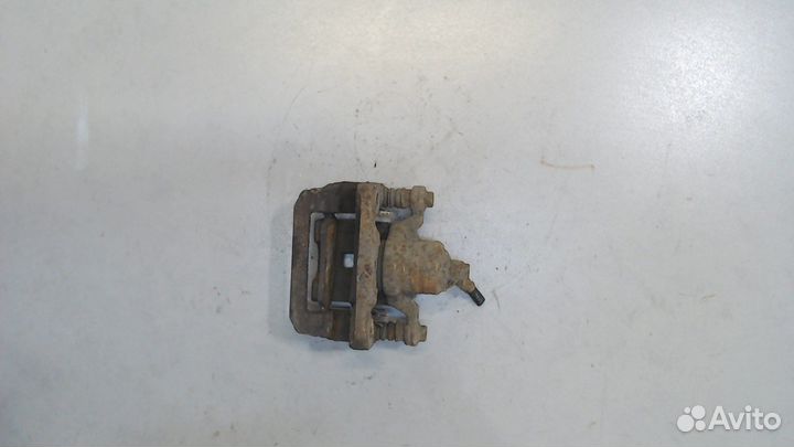 Суппорт Nissan Pathfinder, 2006