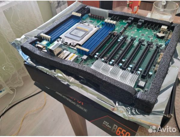 Материнская плата ASRock romed8-2T