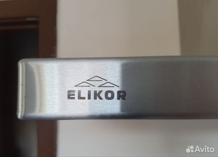 Вытяжка для кухни Elikor Квадра 90Н-650 нерж