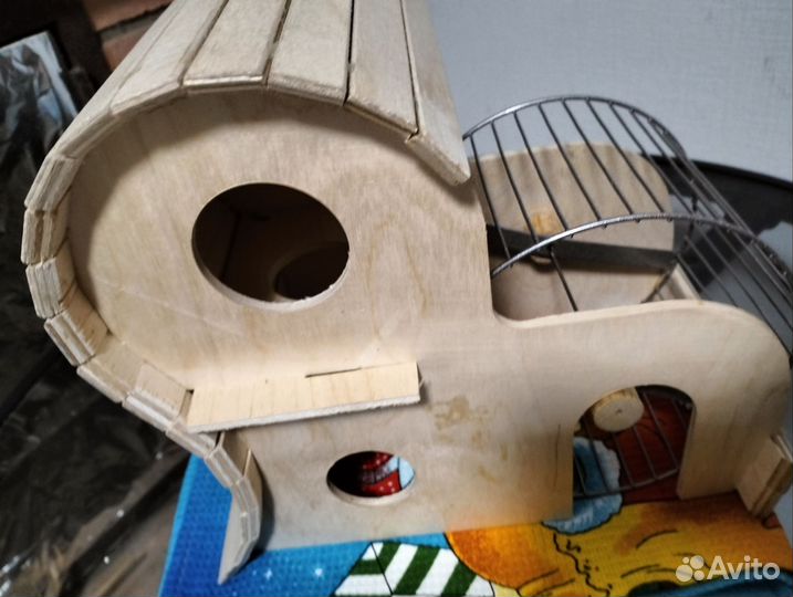 Домик с развлекалами для хомяков и мышек
