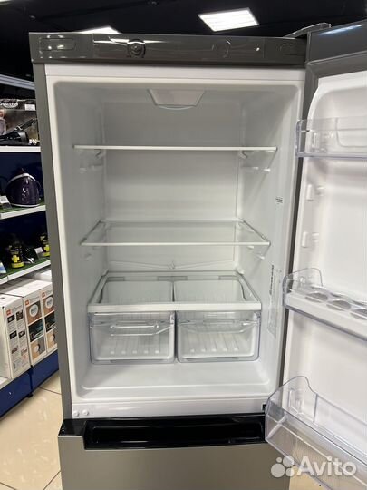 Холодильник Indesit новый