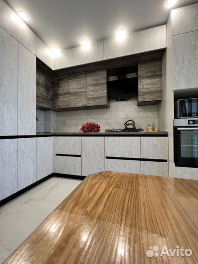 Угловая кухня на заказ. Производство