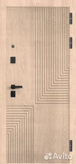 Дверь в квартиру с зеркалом