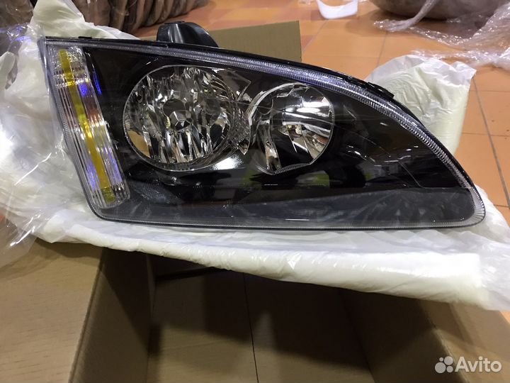 Фары Ford Focus 2 чёрные Новые Аналог