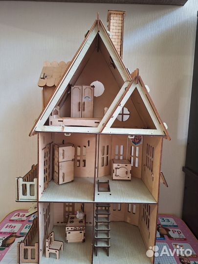 Кукольный домик с мебелью деревянный
