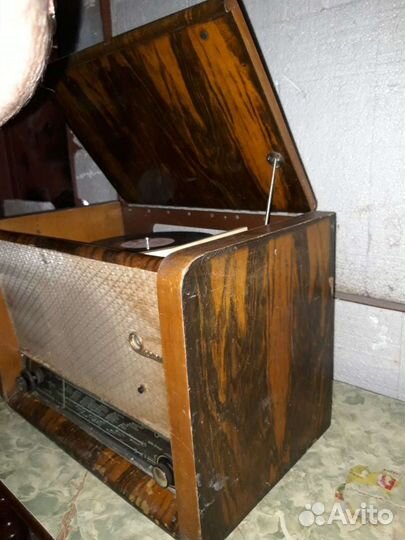 Радиоприемник Ламповая радиола вэф Аккорд