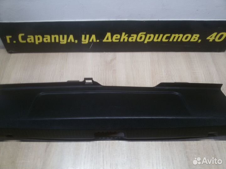 Накладка замка багажника Renault Fluence 2010)