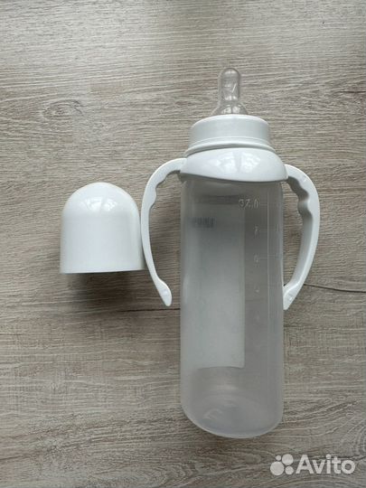 Бутылочка для кормления