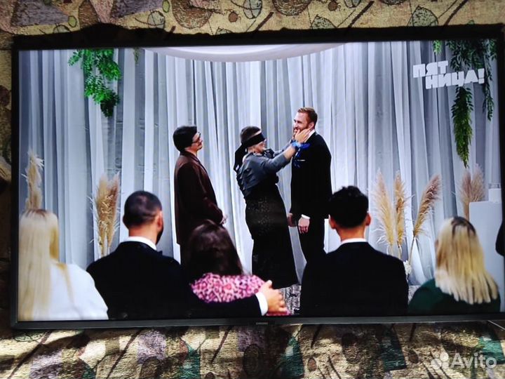 Samsung SMART TV. 109 см. WiFi. Miracast