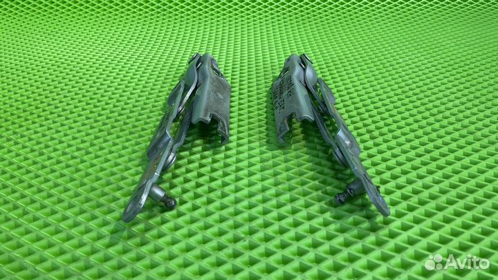 Петля багажника Audi 80 B4