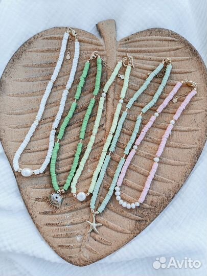 Чокеры из каучука и ракушечника