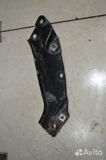 Кронштейн фары левый Volkswagen Polo 5