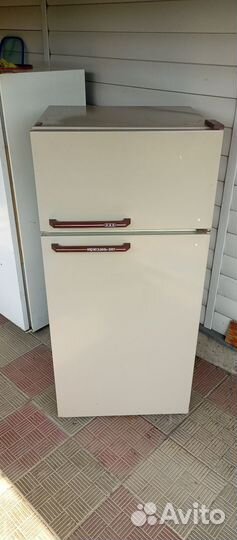 Холодильник бу Юрюзань 207