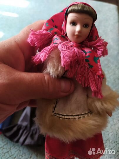 Куклы фарфоровые