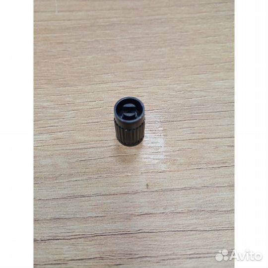 Колпачок на ниппель колеса пластмассовый