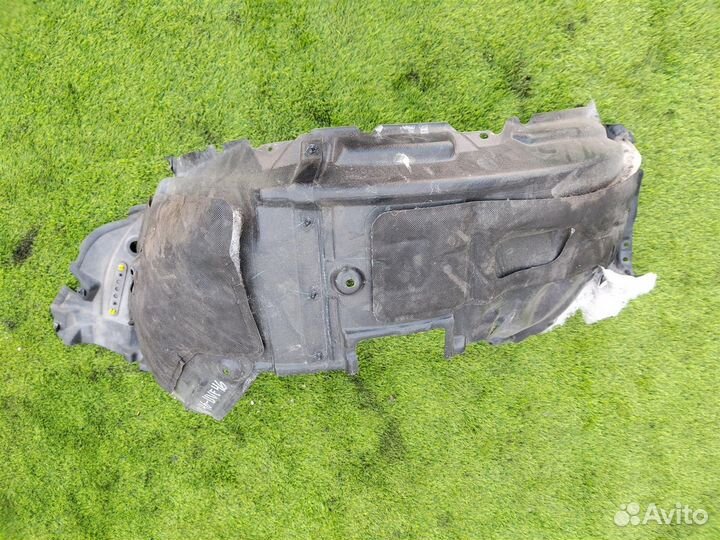 Подкрылок передний правый Lexus Ls600Hl UVF46