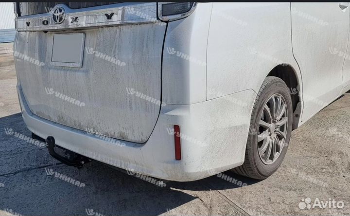 Фаркоп toyota voxy 80