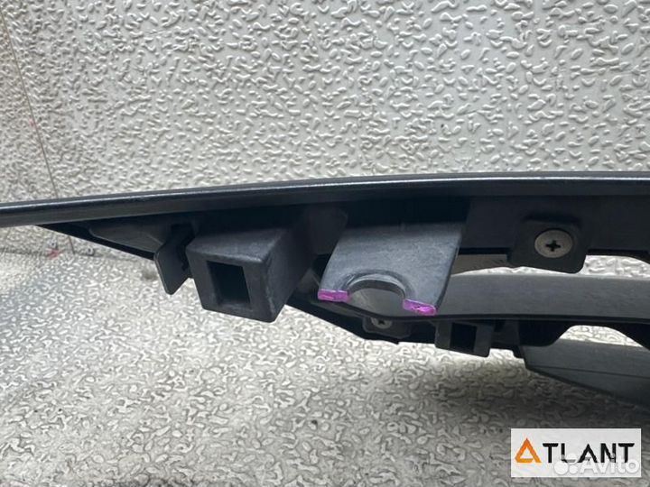 Решетка радиатора toyota isis