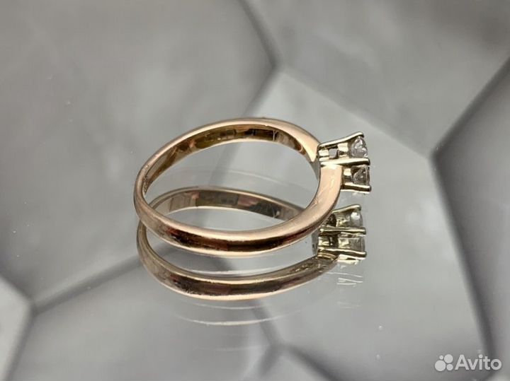 Золотое кольцо с бриллиантами 585 пробы массой 2.2
